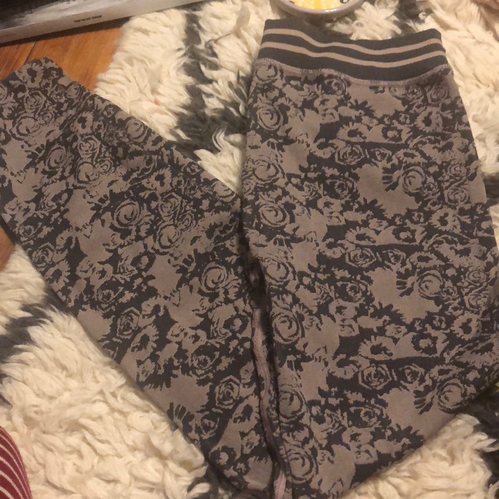 Fabletics Matching Leggings & Sports Bra